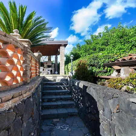 La Vecchia Torre Panoramica In Collina Villa Giarre